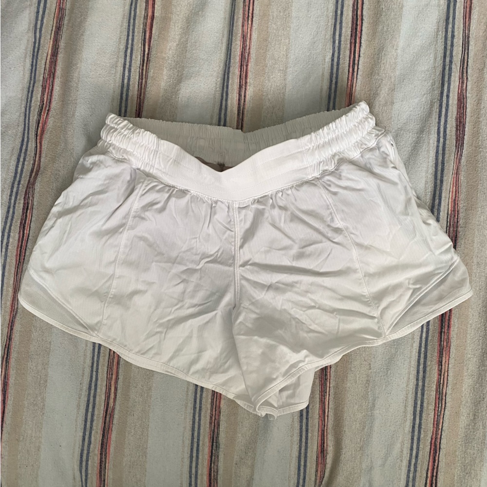 Lululemon Hotty Hot Lined Short 2.5” Size 8 White